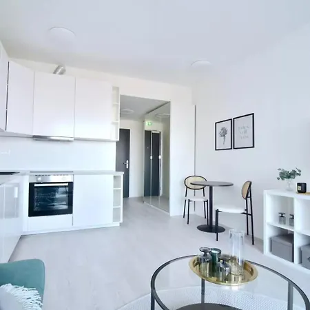 Apartment Bris Apartment, 1-2 Guests, Free Parking & Wifi, 4km Downtown,